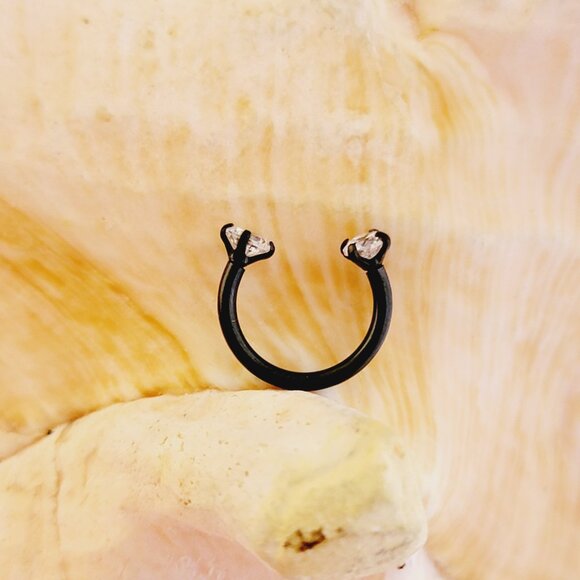 16G Black horseshoe plated stainless steel with clear CZ gems prong set NWT - Picture 5 of 6